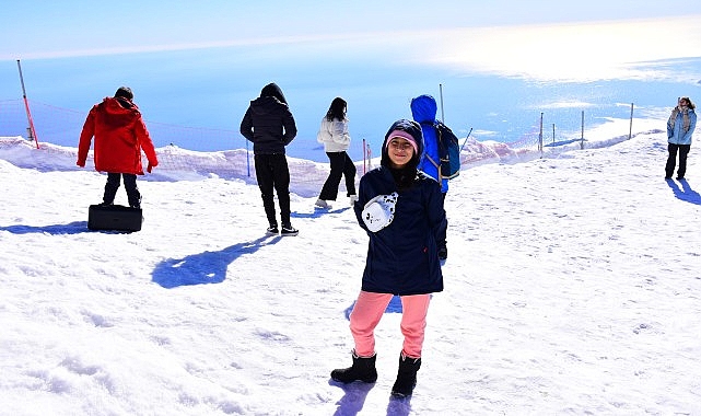 Başkan Topaloğlu’ndan sanatçılarımıza önce teleferik sonra piknik jesti