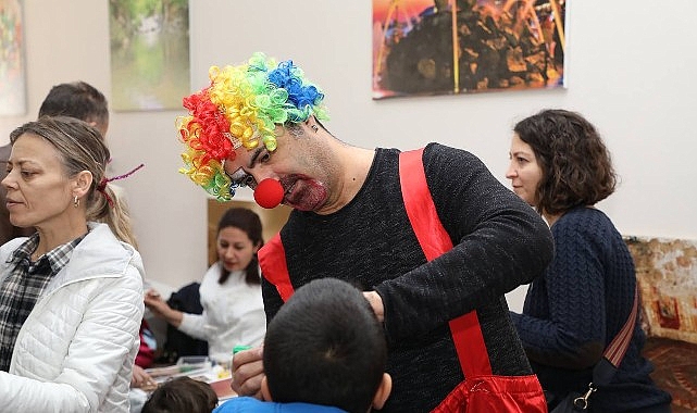 Edremit Belediyesi’nden Miniklere Çocuk Şenliği