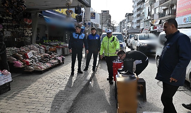 Karabağlar Belediyesi’nden kaldırım ve yol işgallerine karşı ikili denetim