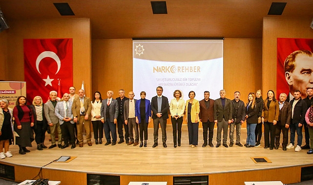 Karabağlar Belediyesi’nin bağımlılık seminerleri yoğun ilgi görüyor